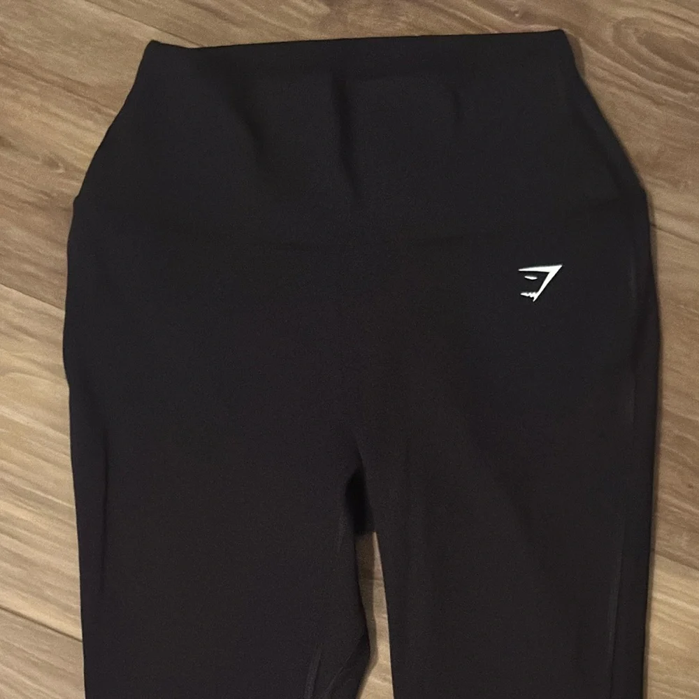 NWT GYM SHARK RIBBON ANKLE LEGGING S- BODY FIT BLACK - Picture 3 of 7